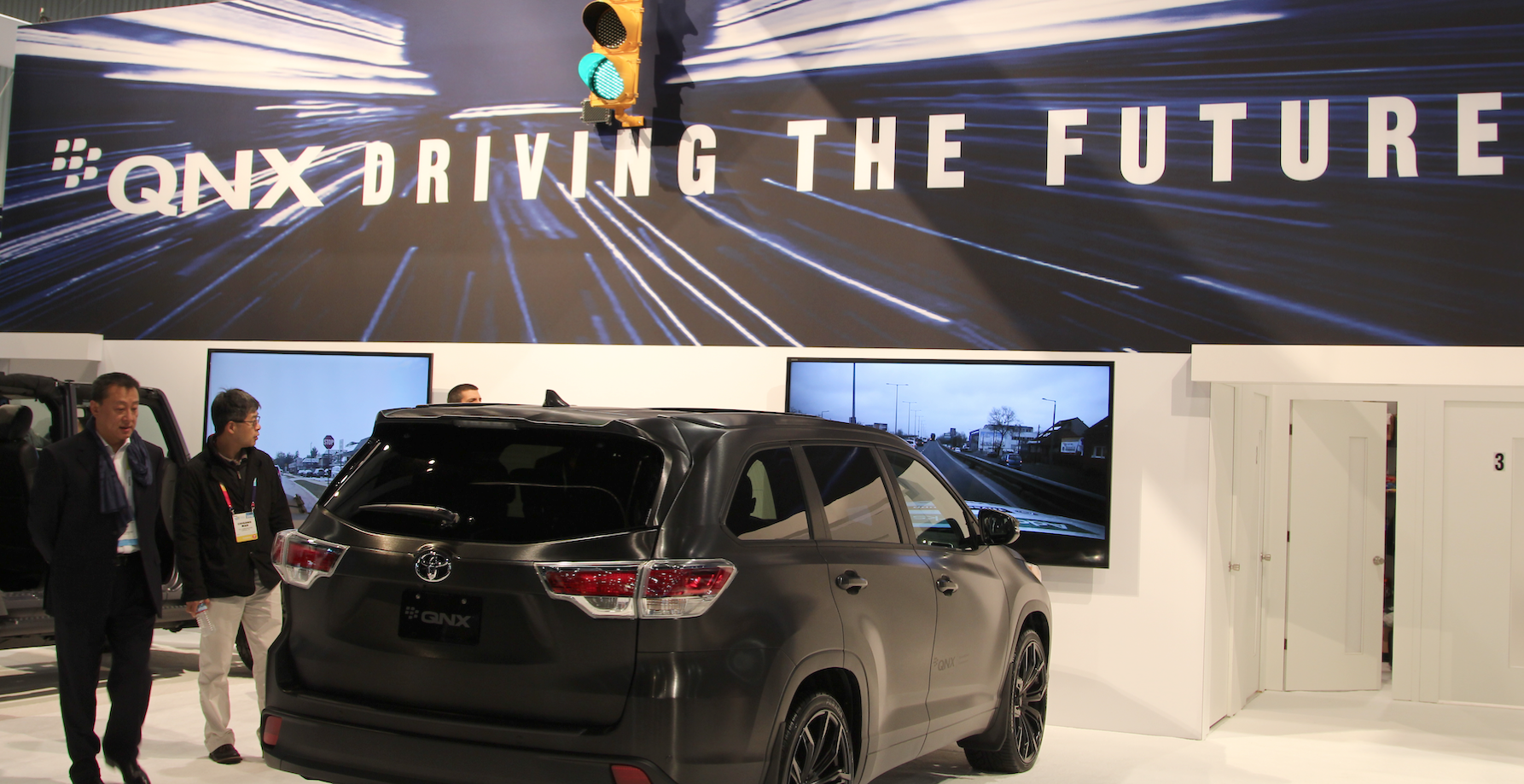 Toyota-driverless-car